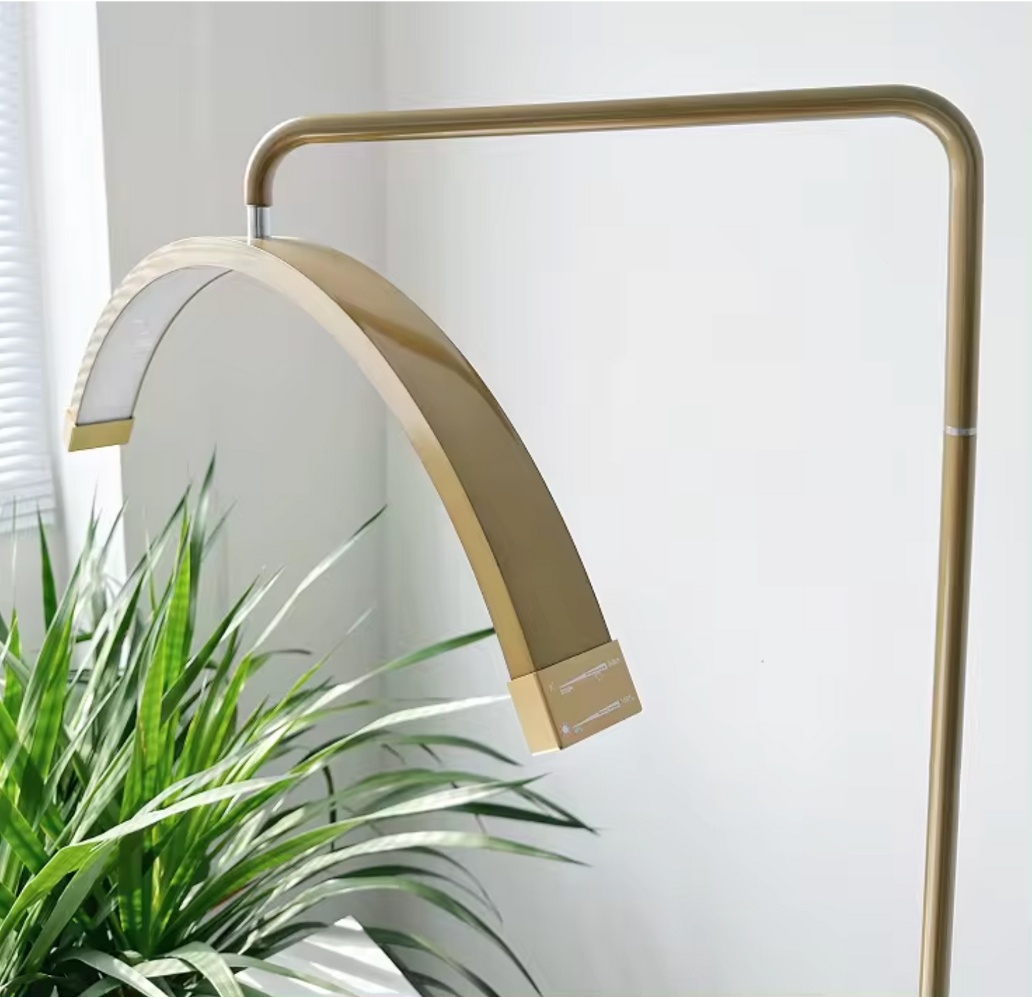 dimmable gold salon light for facial treatments
